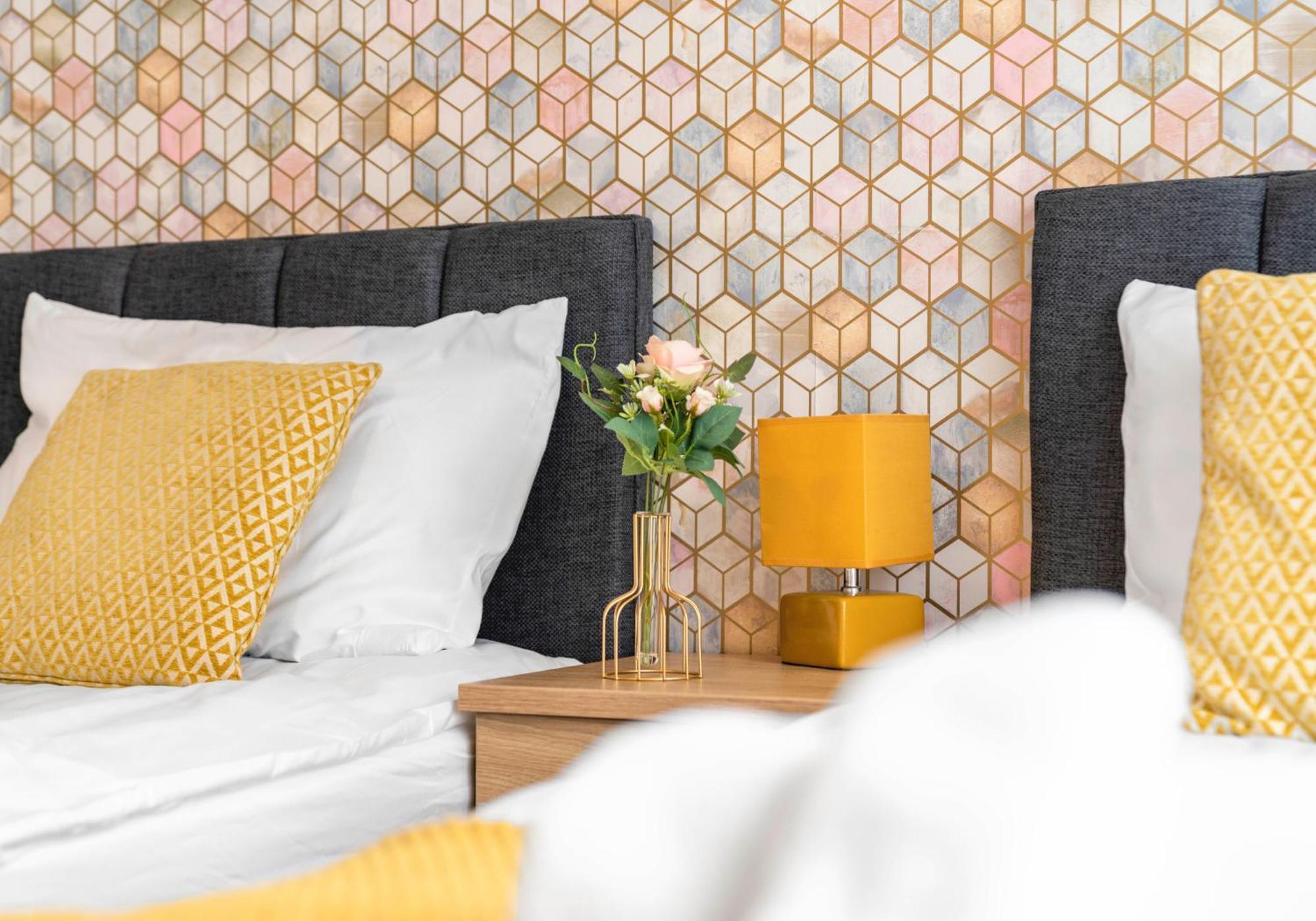 Anderson By Klass Living *
